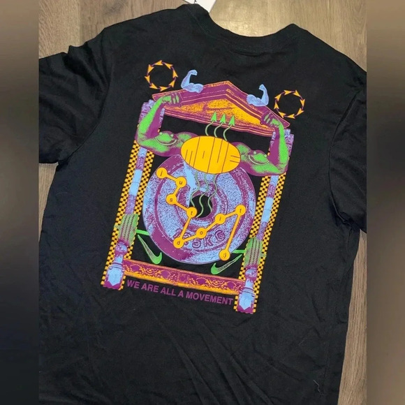 Nike Tee - Picture 3 of 3